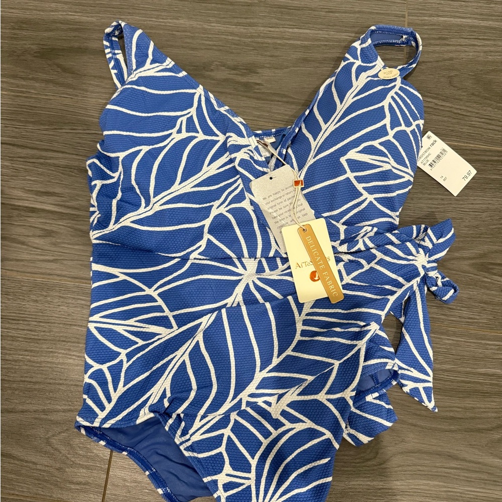 New with tags - Blue Leaf Print Women's Swimsuit - Size 14 - D/DD cup